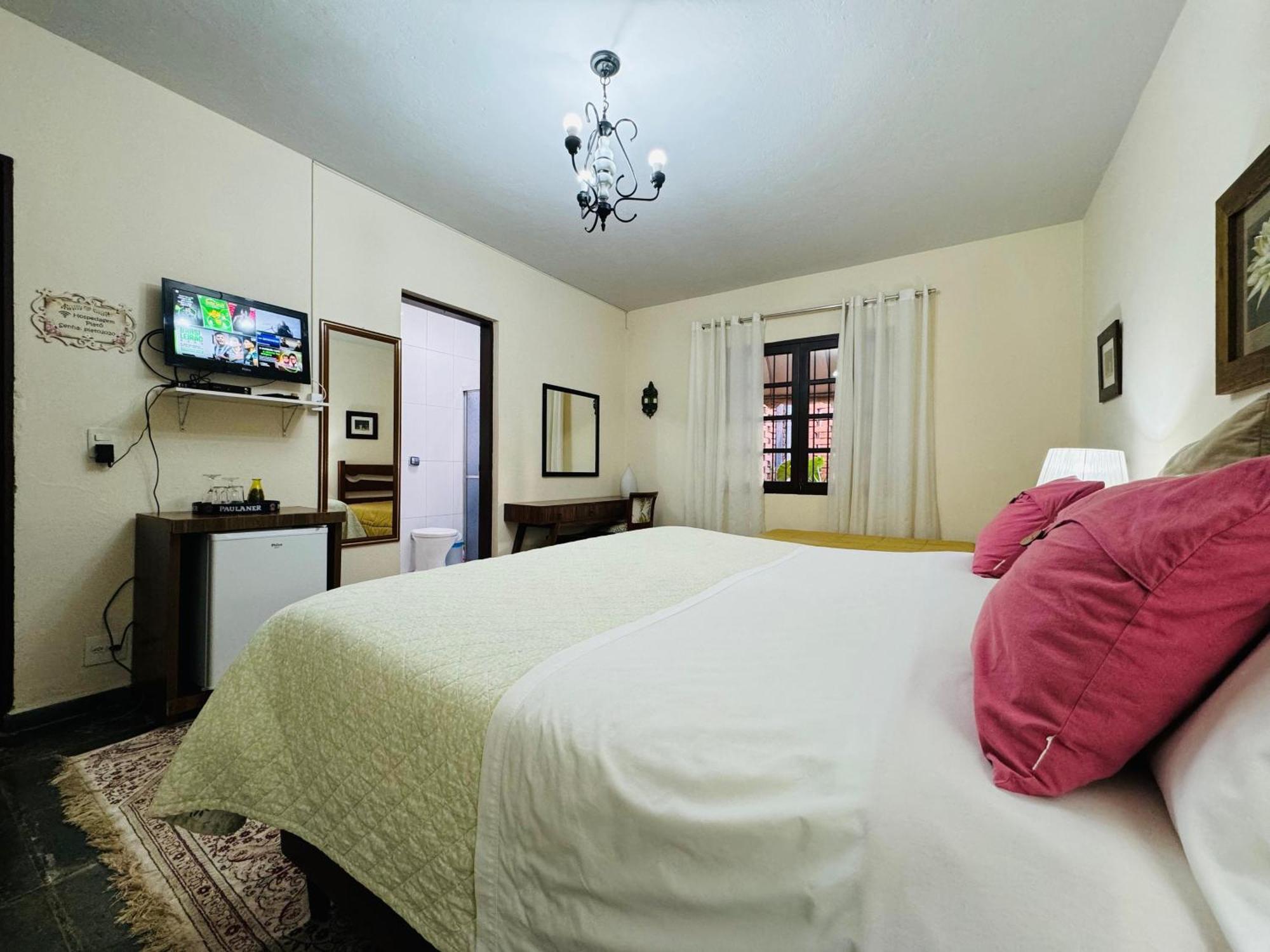 Standard Suite,1589602694:JPEG